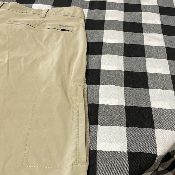 Eddie Bauer Travex Tan Khaki Chino Pants Size 38 x 30 Stretch Zipper Pockets - Picture 8 of 11